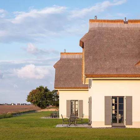 Reetland Am - Premium Reetdachvilla Mit 2 Schlafzimmern, Sauna Und Kamin E13 Holiday home Dranske