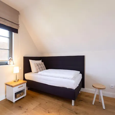 Reetland Am - Premium Reetdachvilla Mit 2 Schlafzimmern, Sauna Und Kamin E13 بيت للعطل درانسكي