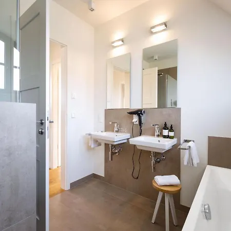 Holiday home Reetland Am - Premium Reetdachvilla Mit 2 Schlafzimmern, Sauna Und Kamin E13 Dranske
